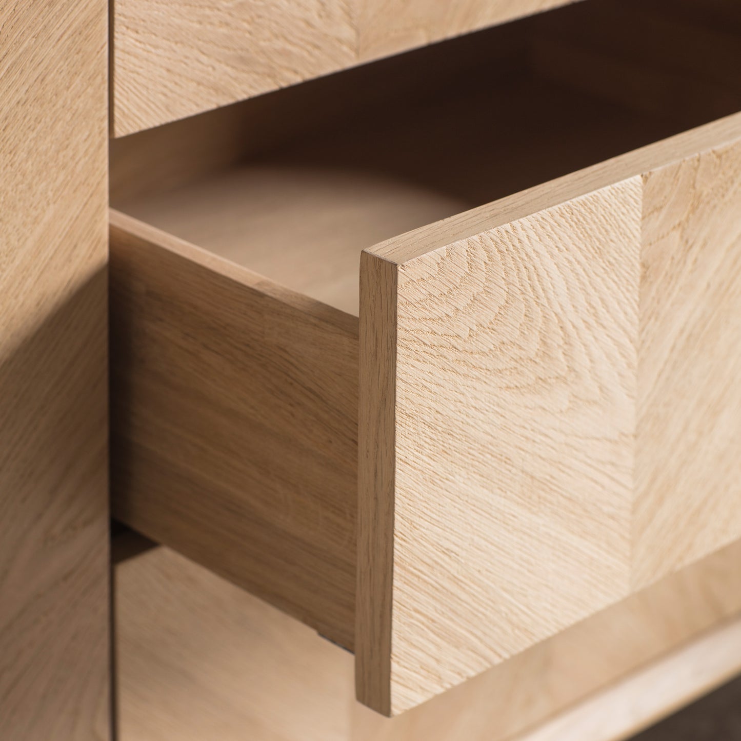 Milano 2Dr/3Drwr Sideboard